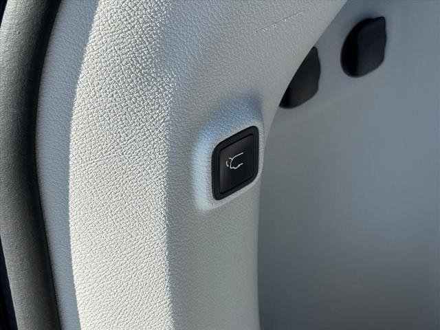 Used 2021 Jeep Cherokee Latitude Lux w/ Sun & Sound Group image 7