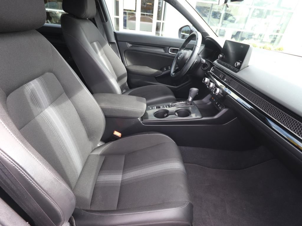 Used 2025 Honda Civic Sport image 12