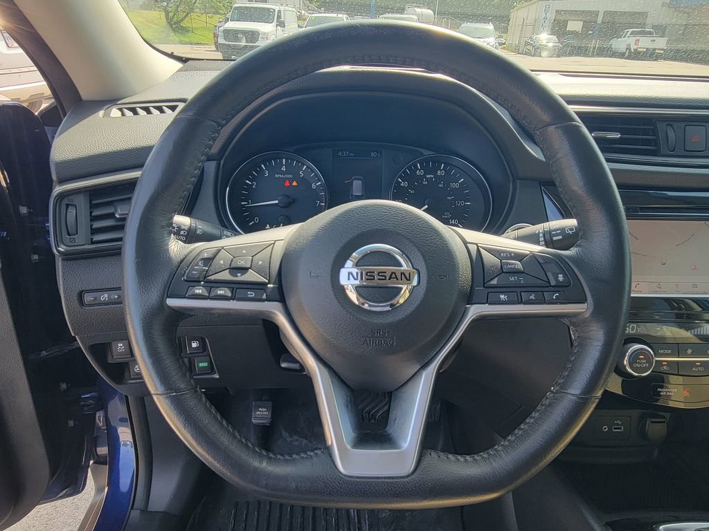 Used 2018 Nissan Rogue SV w/ Premium Package FWD image 49