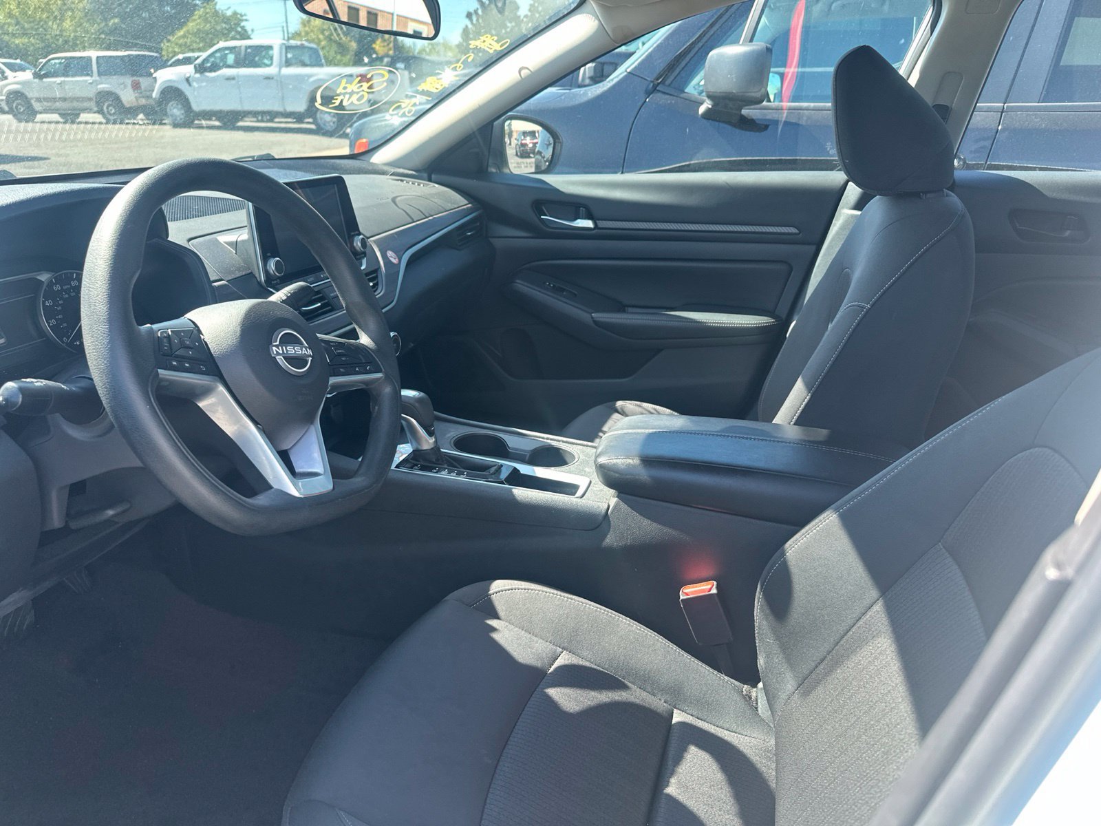 Used 2025 Nissan Altima 2.5 SV FWD image 6