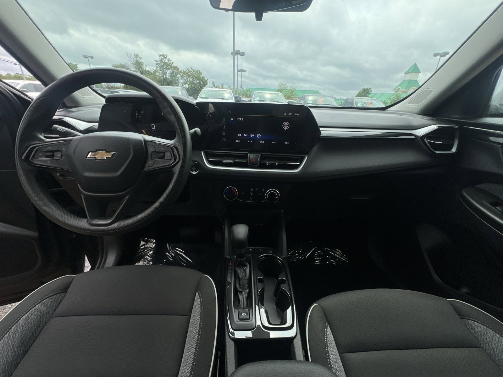 Used 2025 Chevrolet TrailBlazer LS w/ LS Convenience Package FWD image 30