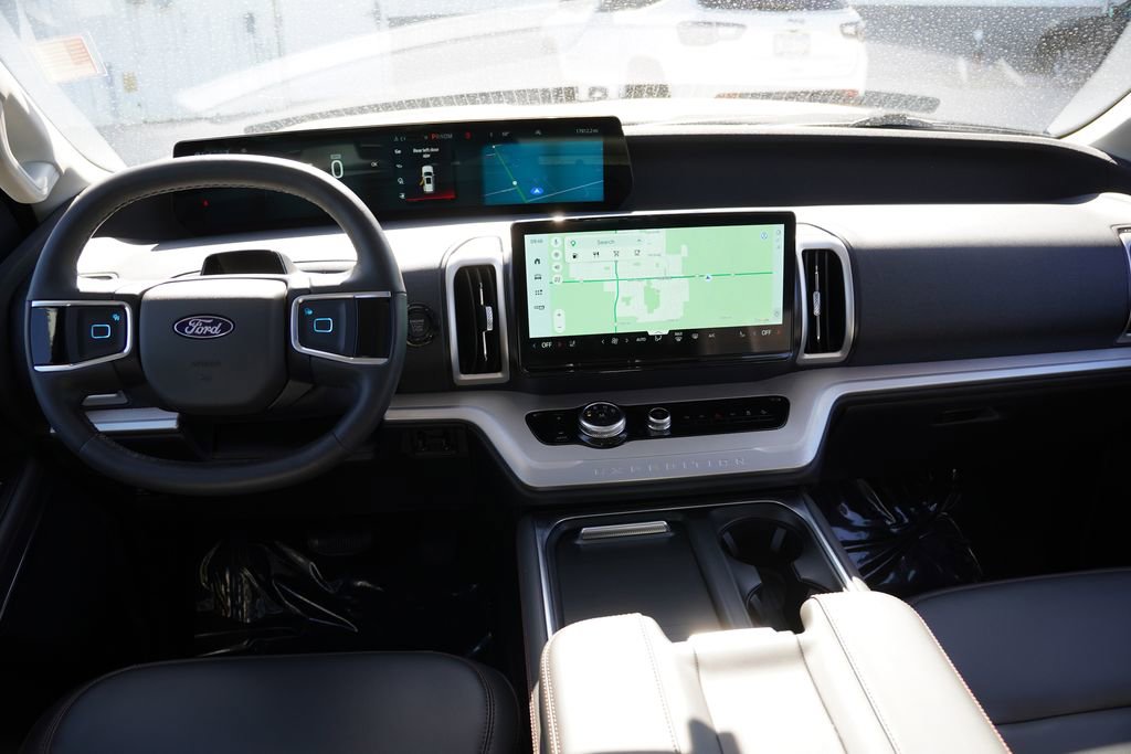 Certified 2025 Ford Expedition Active AWD/4WD image 22