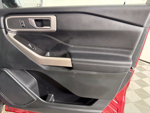Certified 2023 Ford Explorer XLT w/ Equipment Group 202A RWD image 33