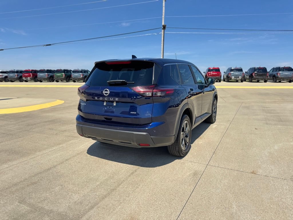 Used 2025 Nissan Rogue SV AWD/4WD image 5