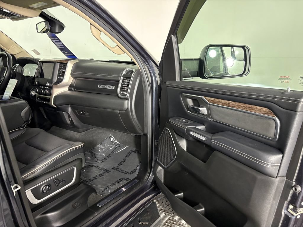 Used 2019 RAM 1500 Laramie AWD/4WD image 34