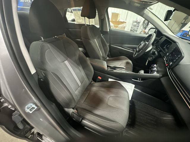 Used 2025 Hyundai Elantra SE FWD image 32