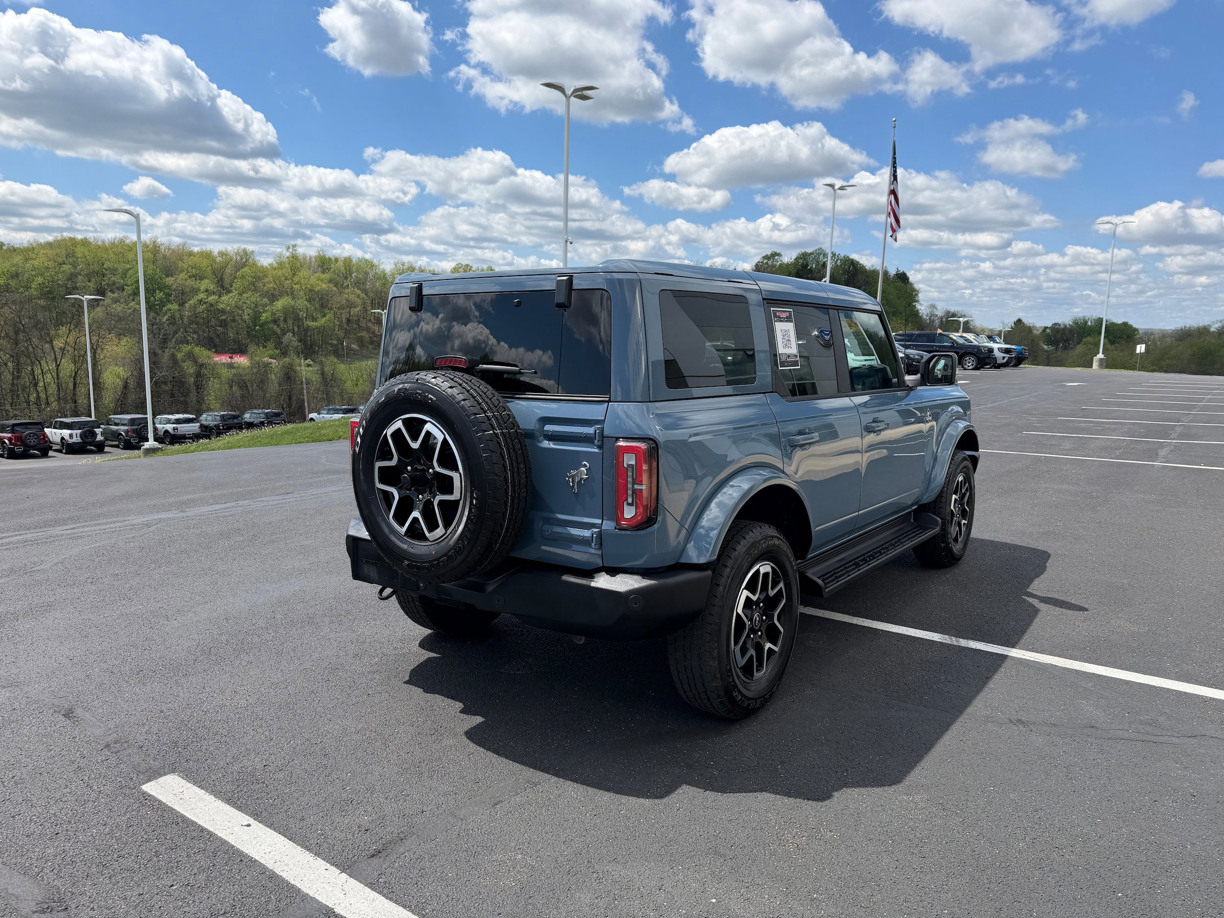 Certified 2025 Ford Bronco Outer Banks AWD/4WD image 3