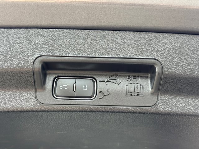 Certified 2025 Ford Explorer ST-Line w/ ST-Line Street Pack image 22