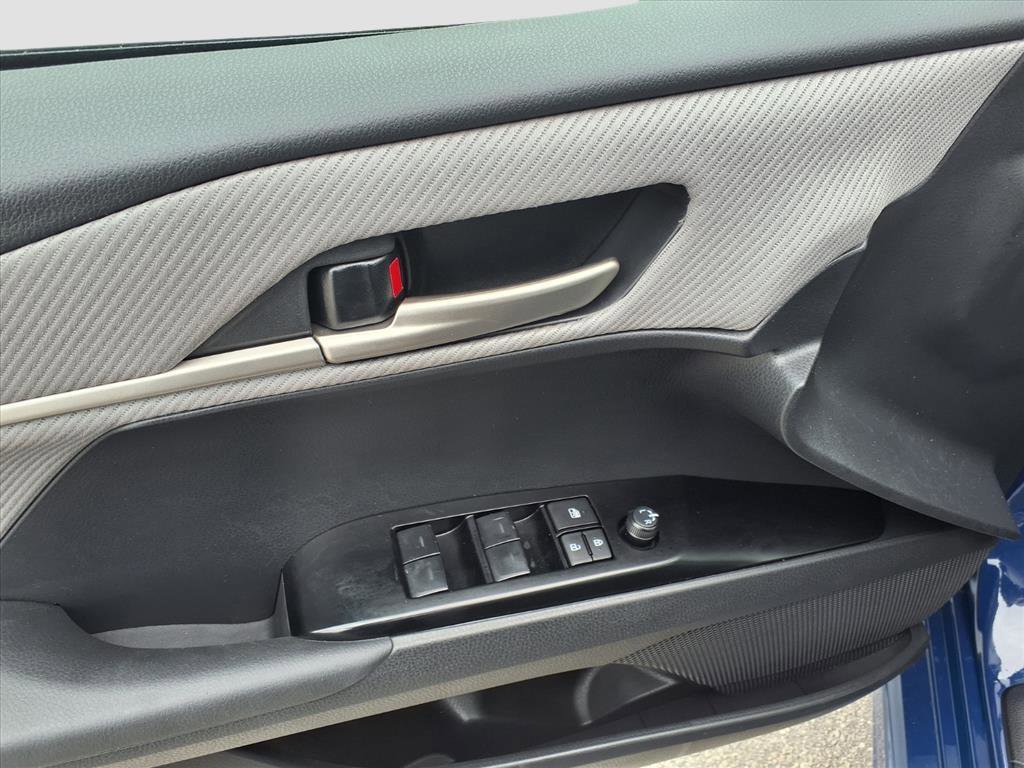 Used 2025 Toyota Camry Hybrid image 14