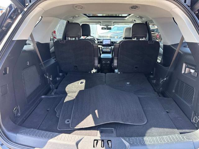 Certified 2022 Ford Explorer Limited w/ Equipment Group 301A AWD/4WD image 9