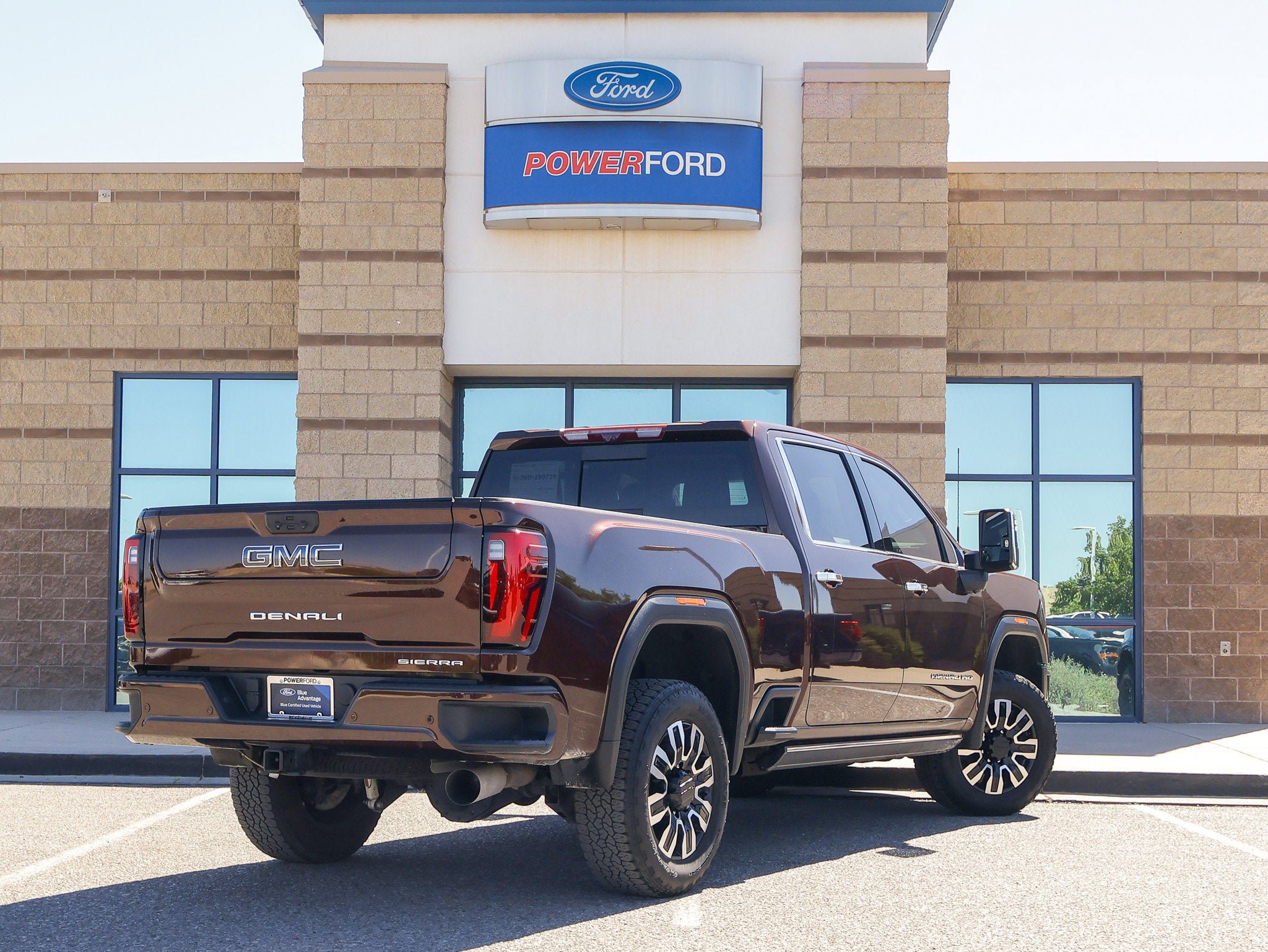 Used 2024 GMC Sierra 3500 Denali Ultimate AWD/4WD image 6