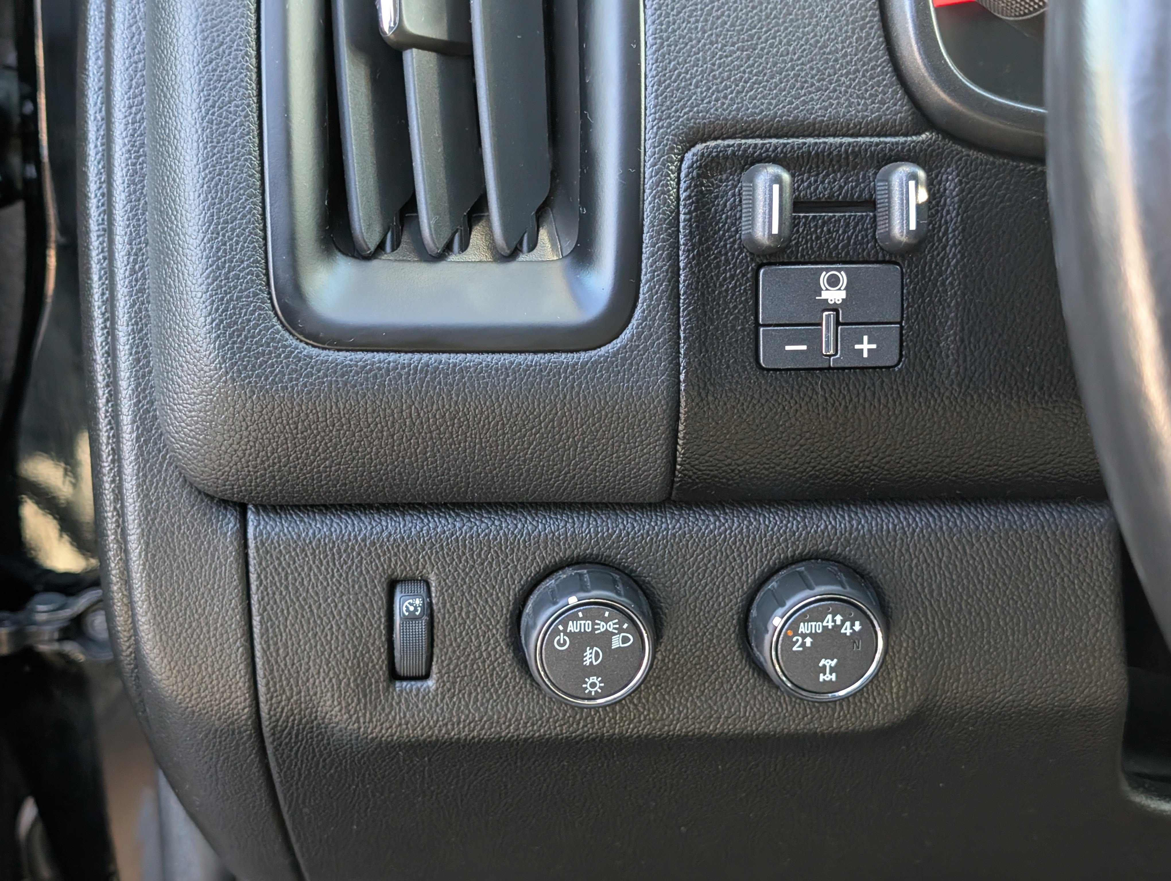 Used 2021 Chevrolet Colorado LT w/ LT Convenience Package image 21