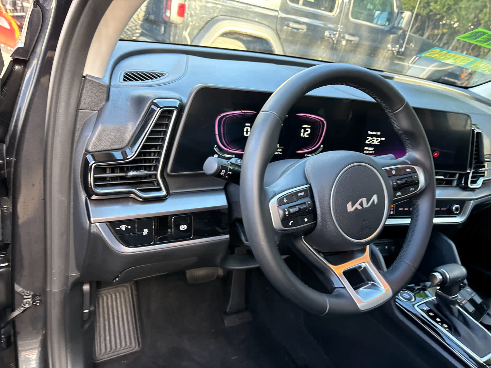 Used 2023 Kia Sportage EX image 11