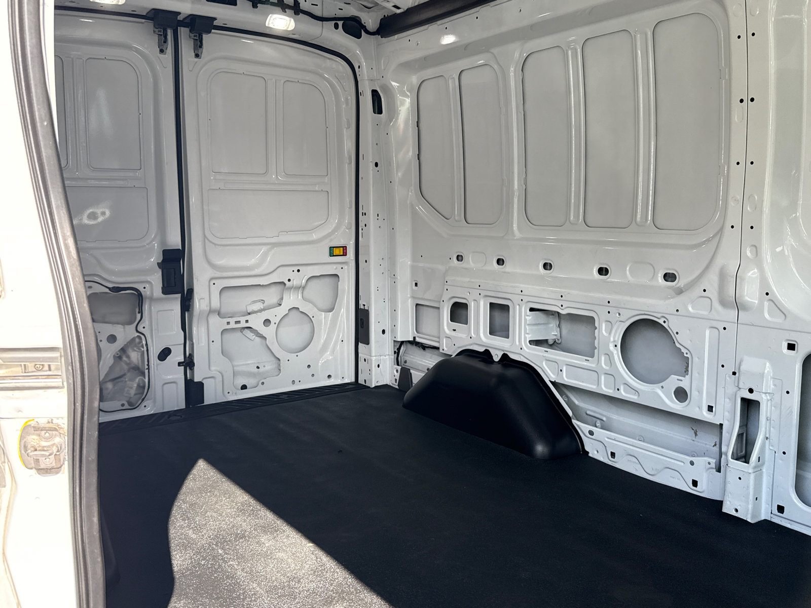 Certified 2025 Ford Transit 250 148 Medium Roof RWD image 23