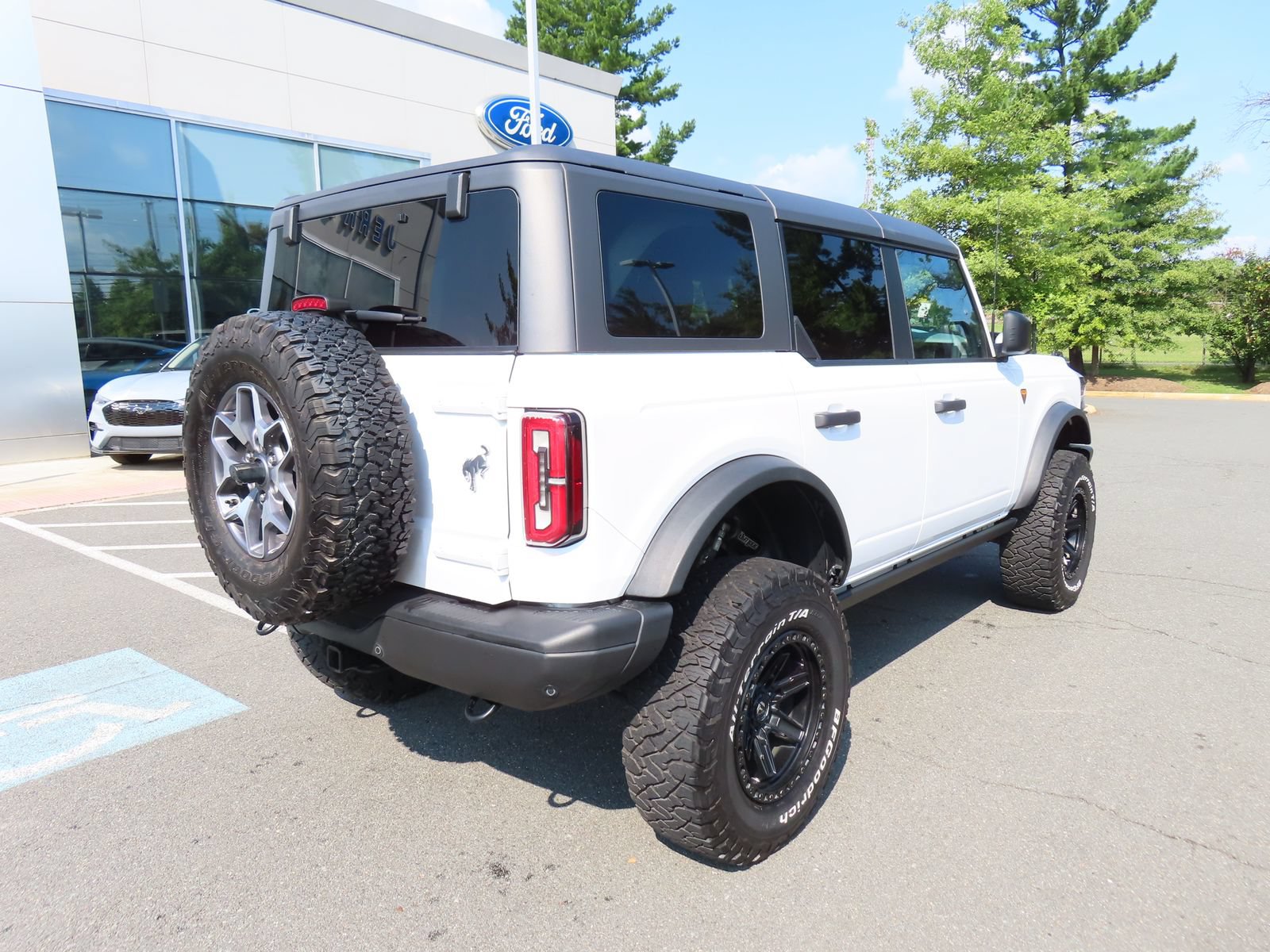 Certified 2023 Ford Bronco Badlands AWD/4WD image 5