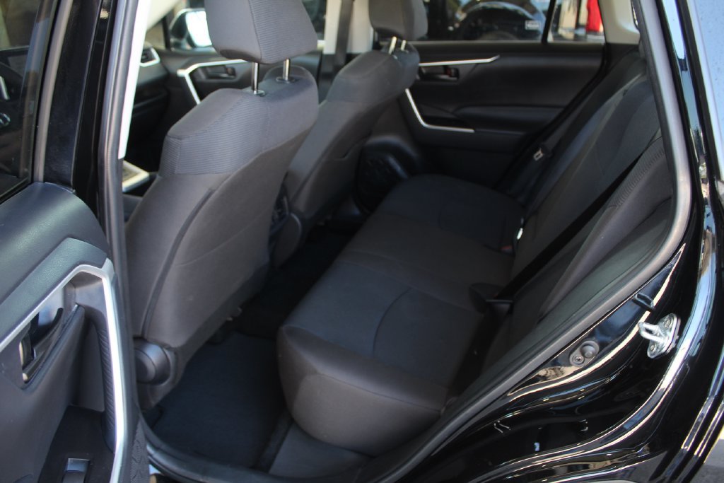 Used 2025 Toyota RAV4 LE AWD/4WD image 27