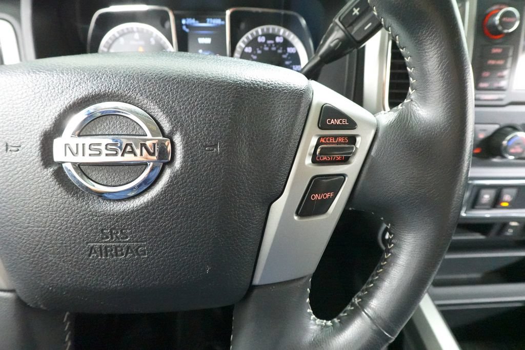Used 2017 Nissan Titan PRO-4X AWD/4WD image 15