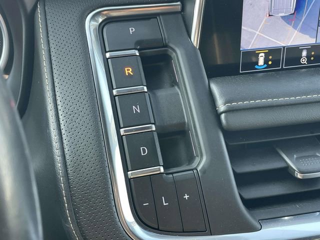 Used 2021 Chevrolet Suburban Premier w/ Premium Package AWD/4WD image 28