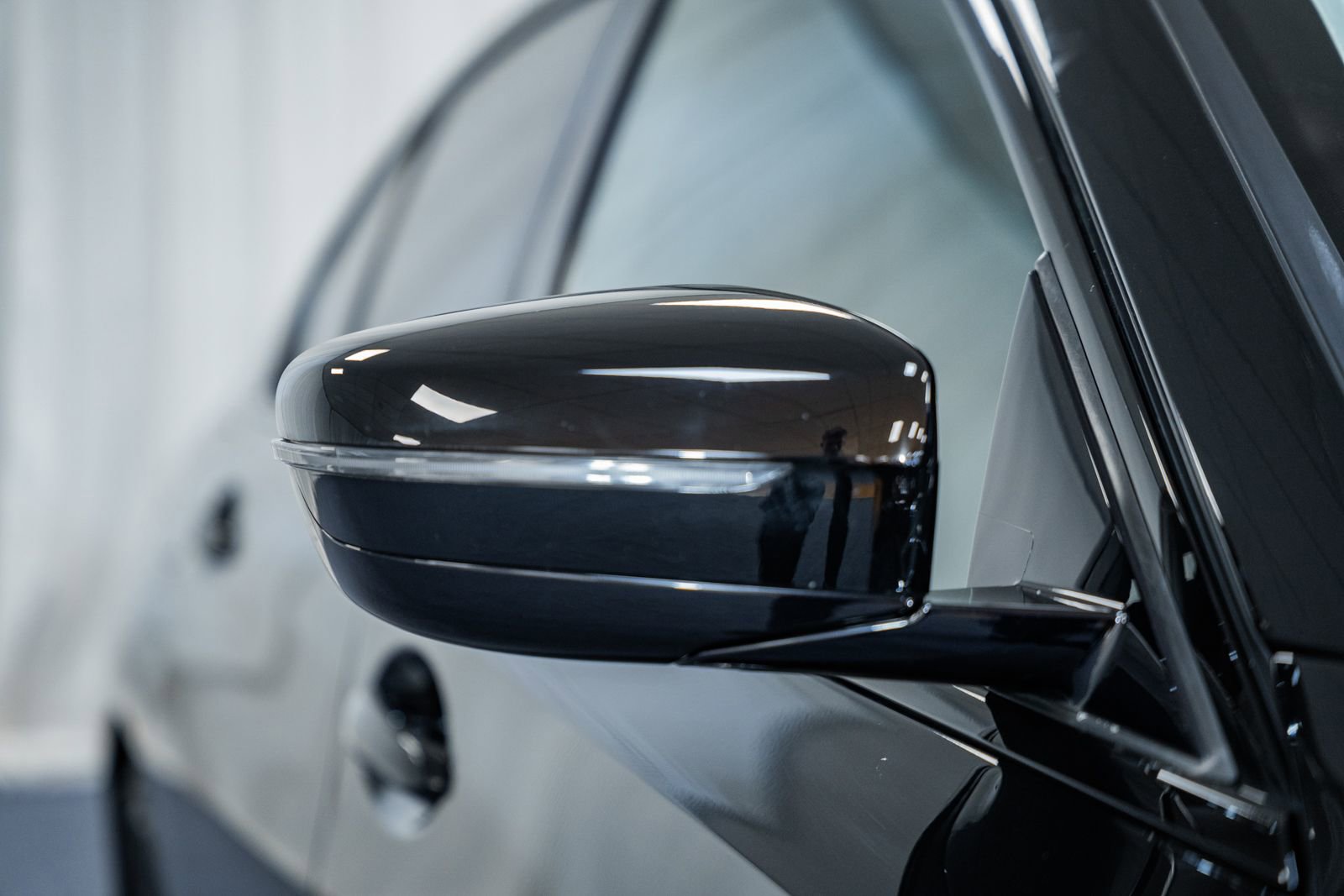 Used 2023 BMW 330i xDrive Sedan w/ M Sport Package image 10