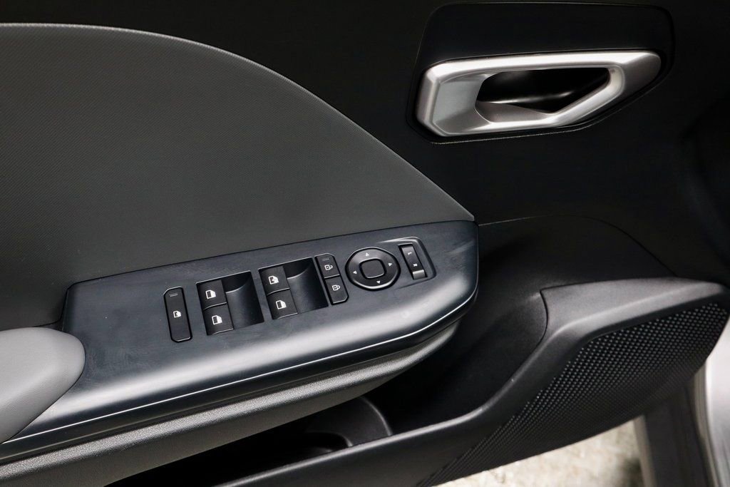 Used 2025 Kia K4 LXS image 22