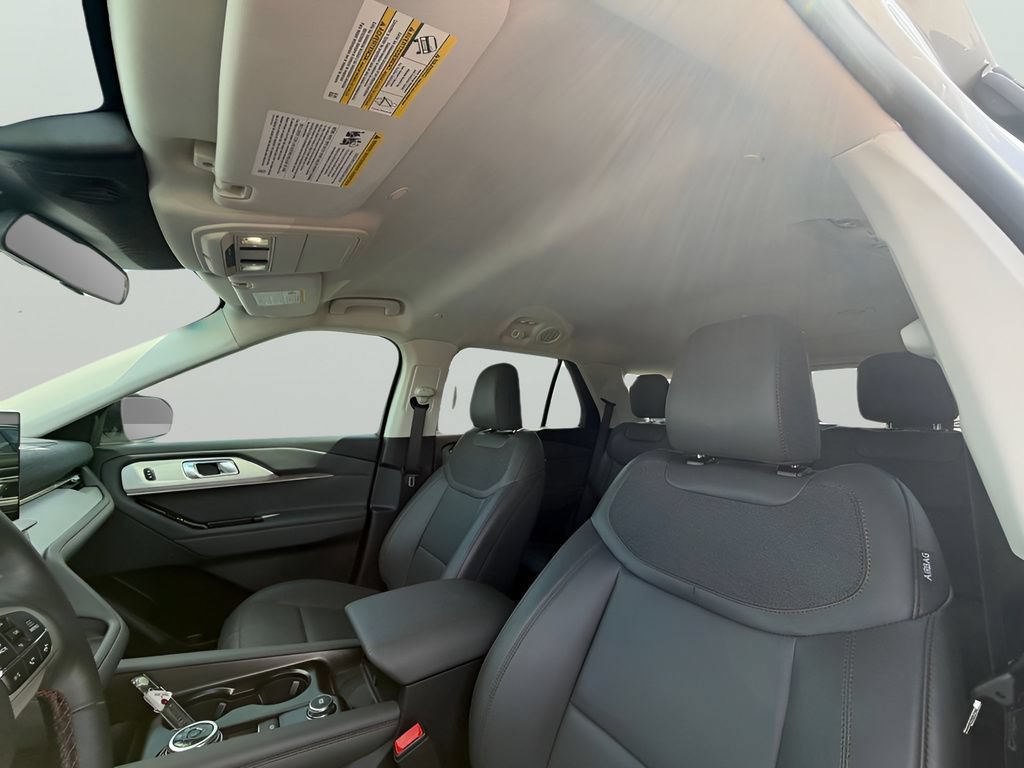 Certified 2026 Ford Explorer Active w/ Active Comfort Package RWD image 12
