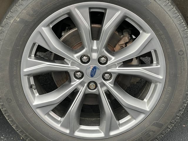 Certified 2024 Ford Explorer XLT w/ Equipment Group 202A AWD/4WD image 8