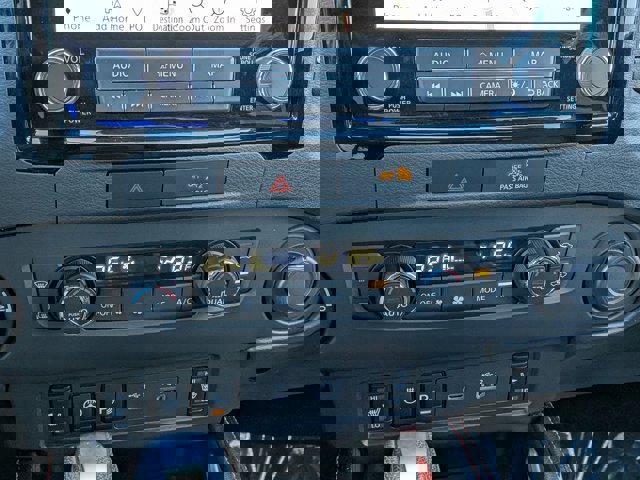 Used 2023 Nissan Frontier PRO-4X w/ Pro-4X Premium Package image 27