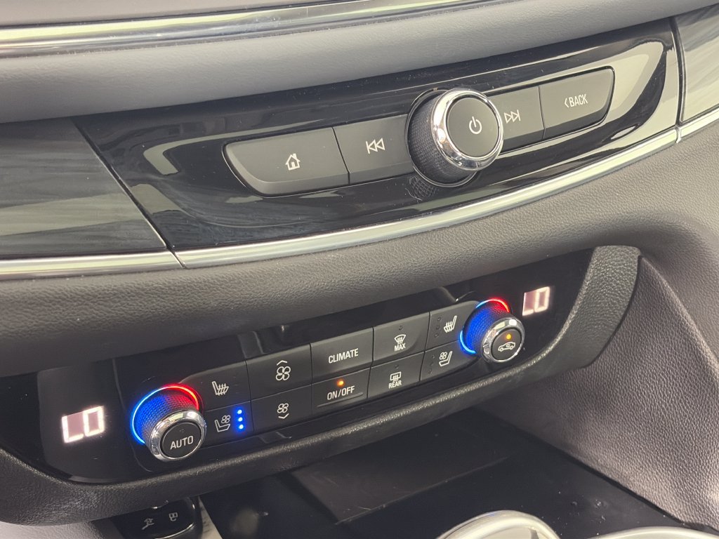 Used 2021 Buick Enclave Premium w/ Sun and Sites Package FWD image 21