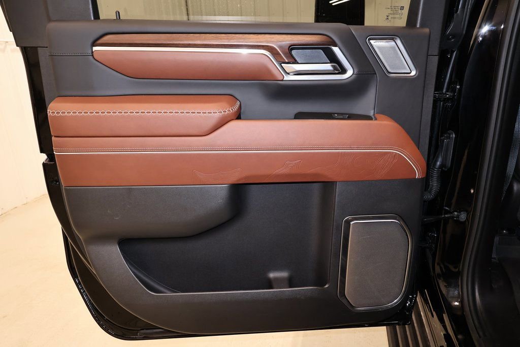 Used 2026 GMC Sierra 3500 Denali Ultimate image 18