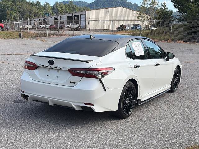 Used 2022 Toyota Camry XSE FWD image 3