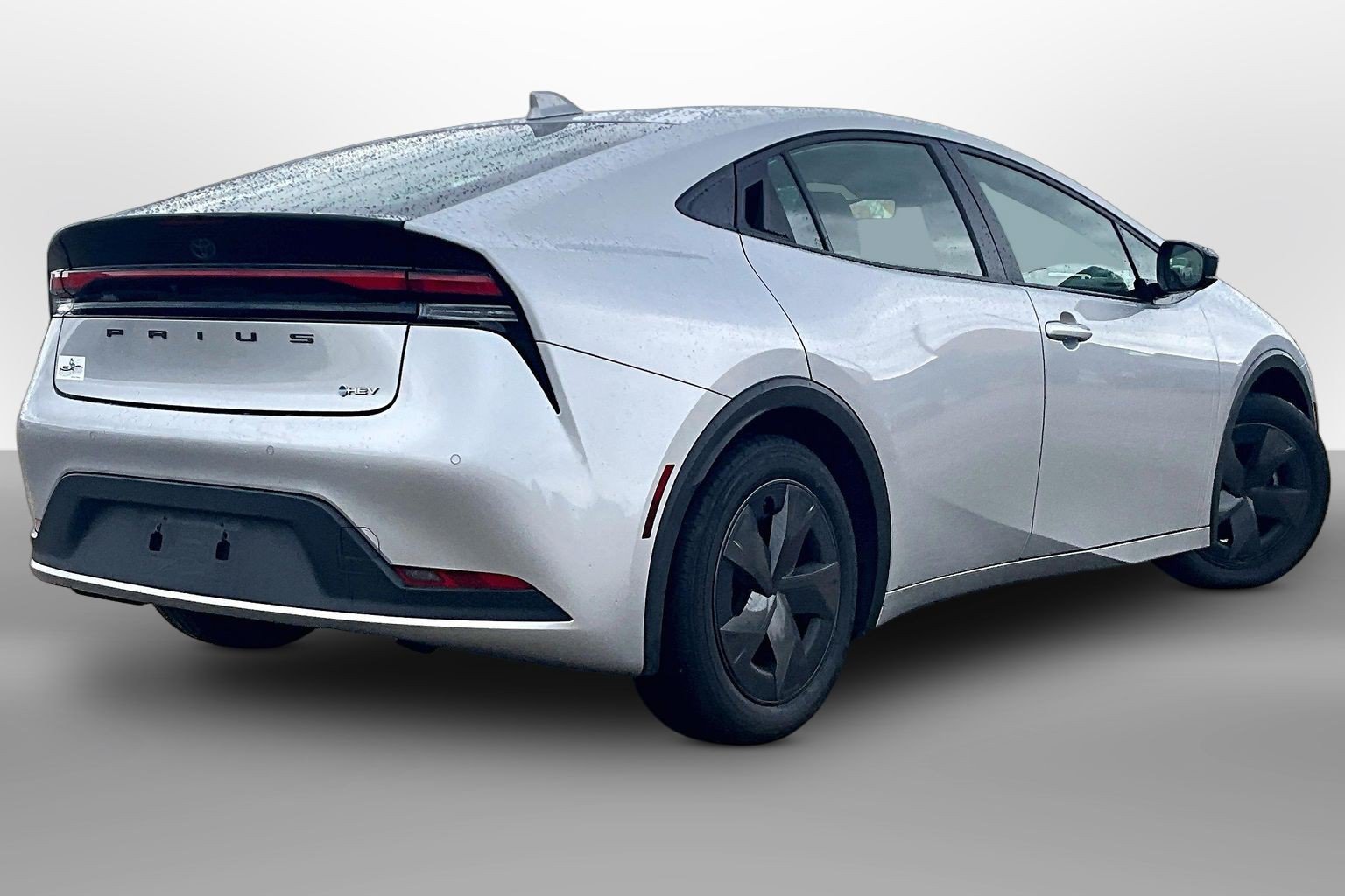Used 2025 Toyota Prius LE FWD image 11