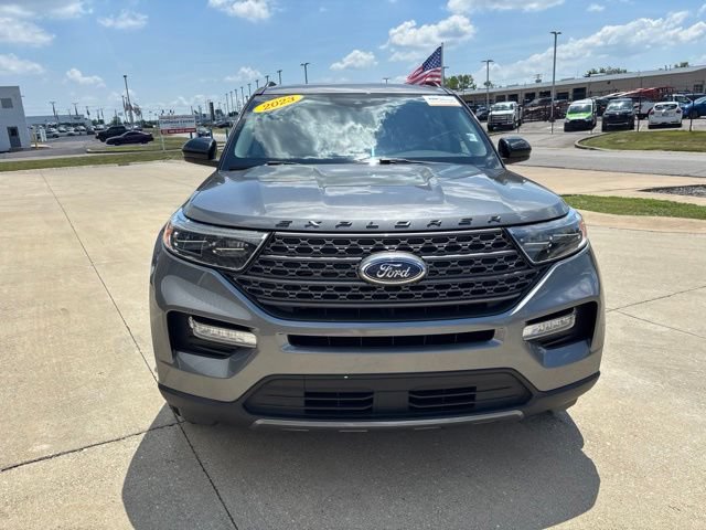 Certified 2023 Ford Explorer XLT w/ Equipment Group 202A AWD/4WD image 6