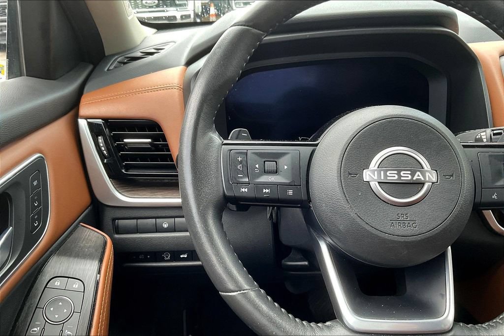 Used 2024 Nissan Rogue Platinum FWD image 10