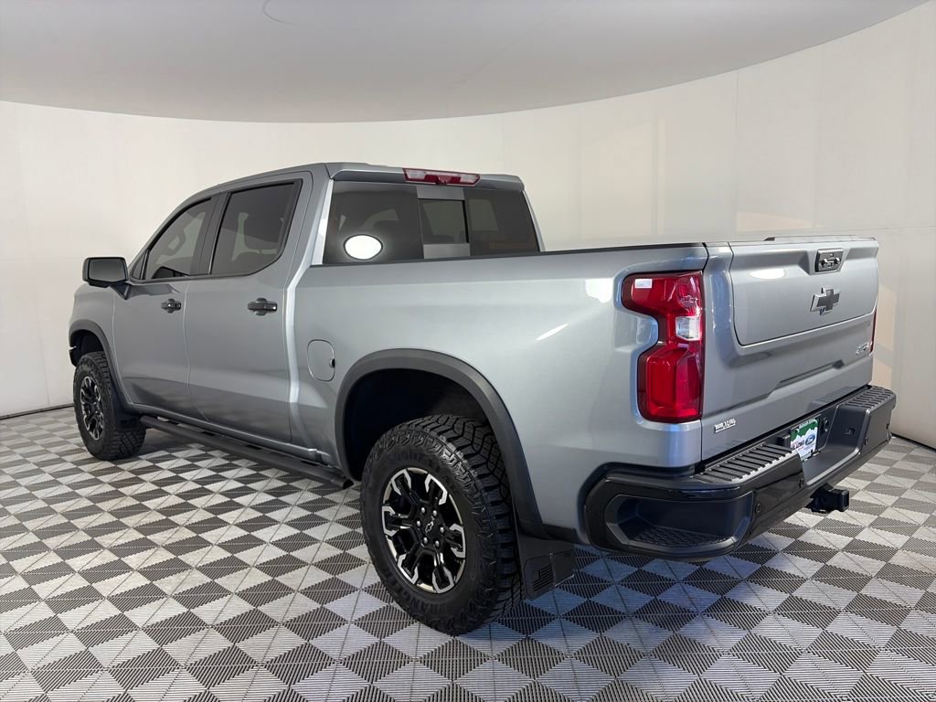 Used 2023 Chevrolet Silverado 1500 ZR2 w/ Technology Package image 3