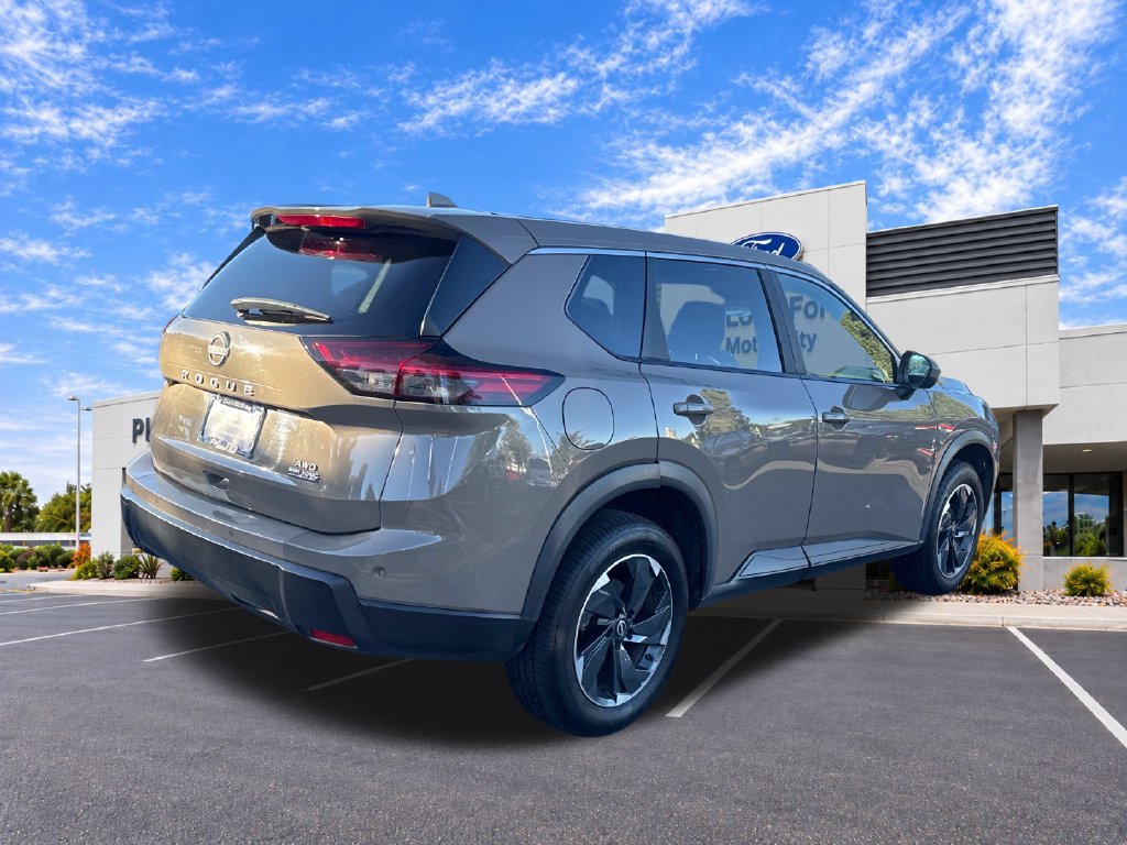 Used 2025 Nissan Rogue SV AWD/4WD image 9