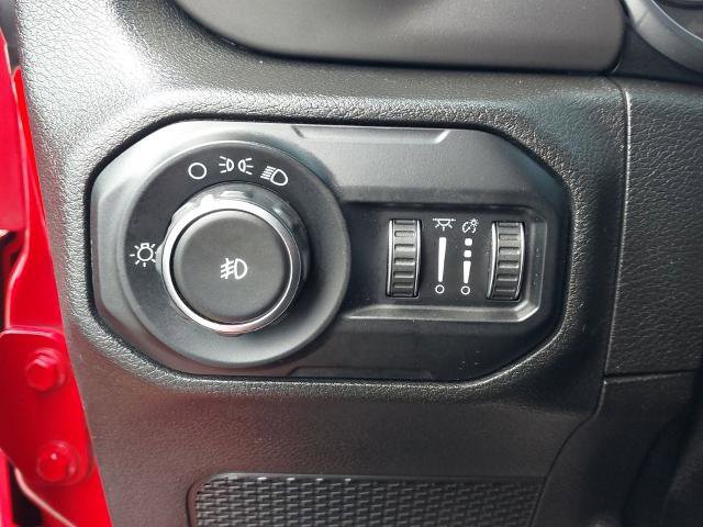 Used 2018 Jeep Wrangler Sport AWD/4WD image 18