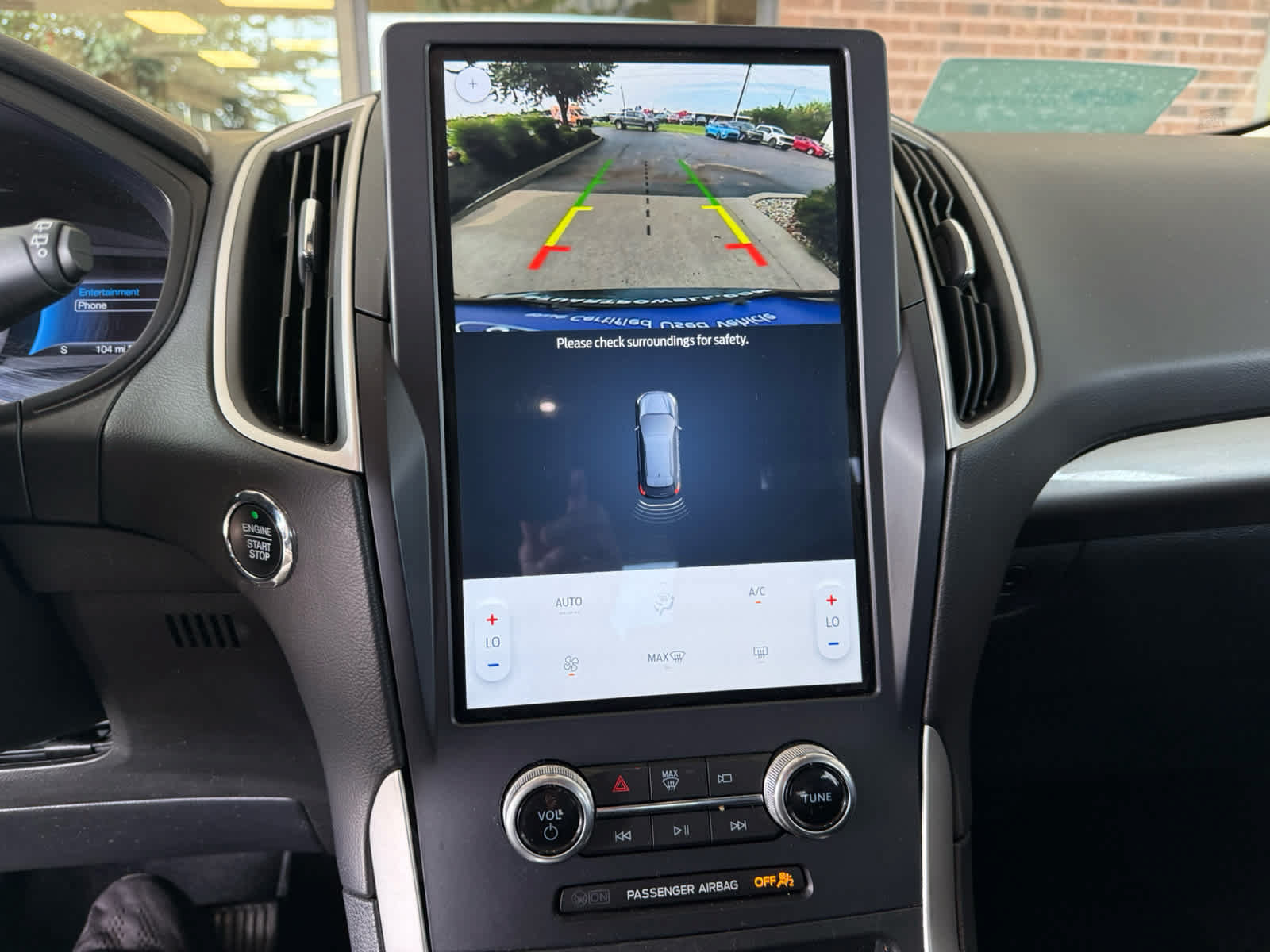 Certified 2023 Ford Edge SE w/ Black Appearance Package AWD/4WD image 16