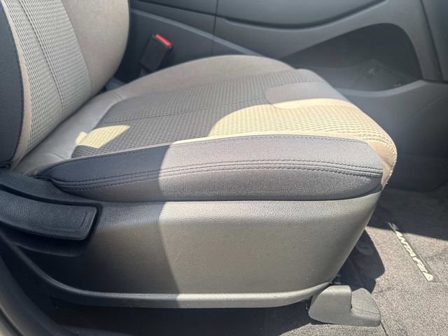 Used 2023 Hyundai Santa Fe SEL FWD image 18