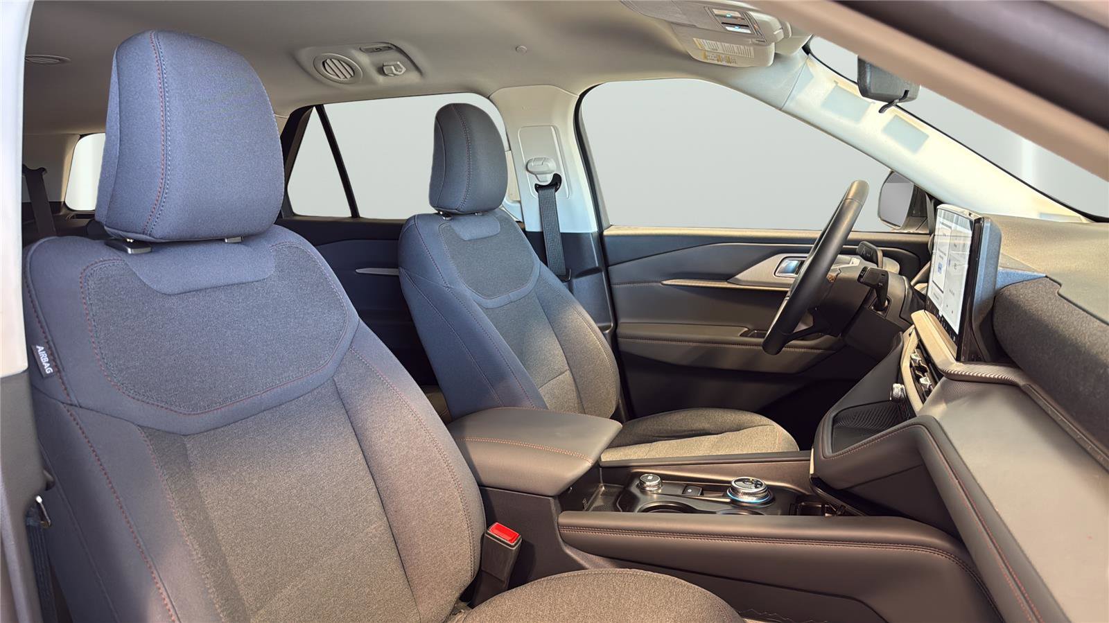 Certified 2025 Ford Explorer Active AWD/4WD image 14