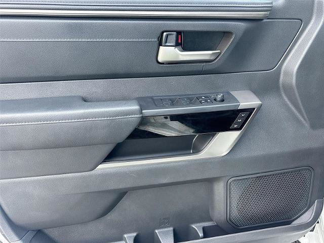 Used 2025 Toyota Tundra Limited AWD/4WD image 19