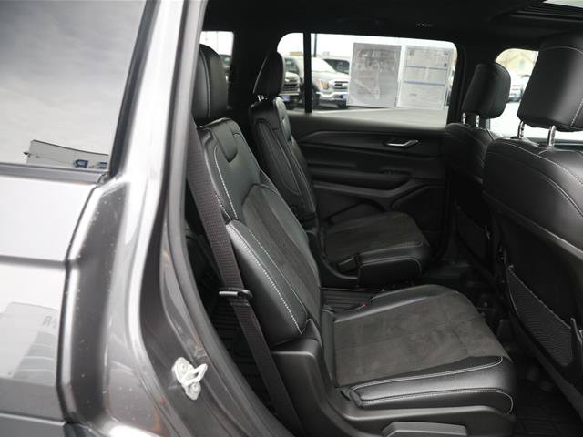 Used 2024 Jeep Grand Cherokee L Altitude AWD/4WD image 39