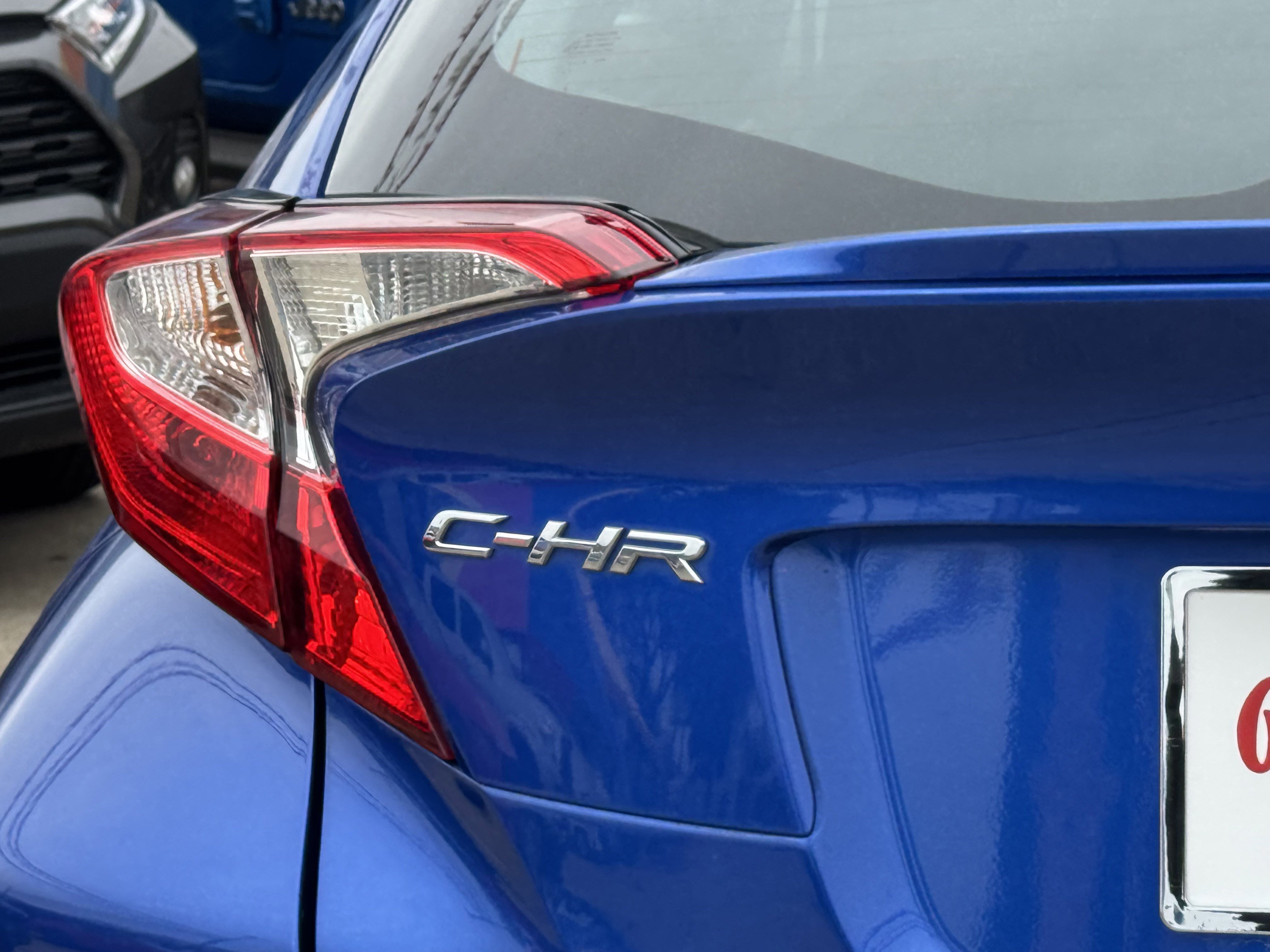 Used 2022 Toyota C-HR Limited image 10