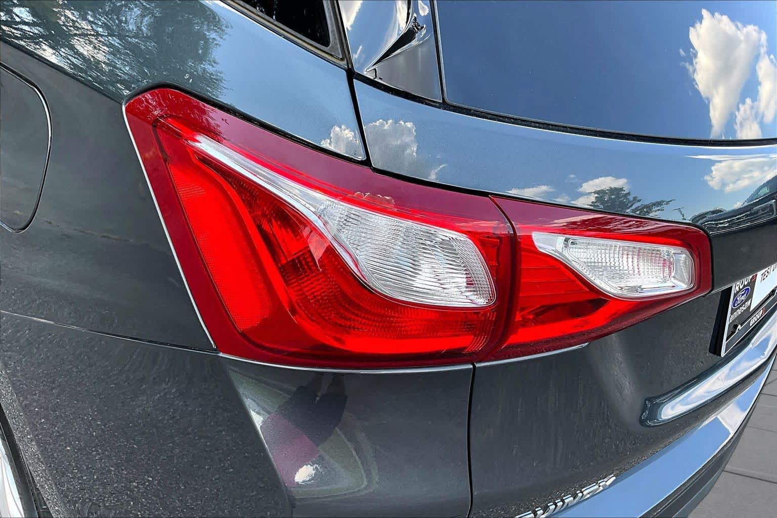 Used 2021 Chevrolet Equinox LS w/ LS Convenience Package FWD image 27