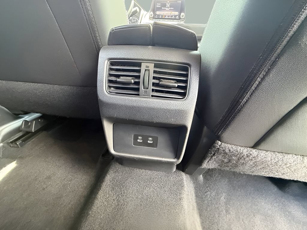 Used 2024 Nissan Rogue SV AWD/4WD image 16