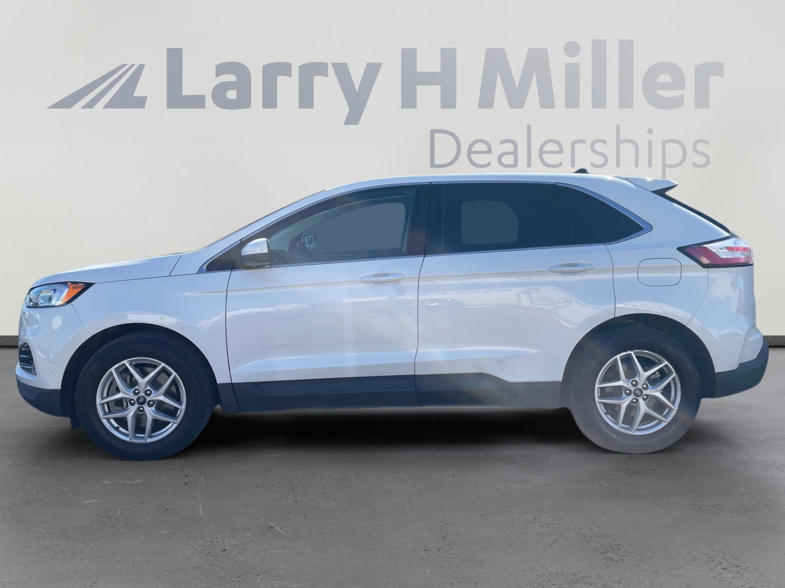 Certified 2021 Ford Edge SEL w/ Convenience Package image 2