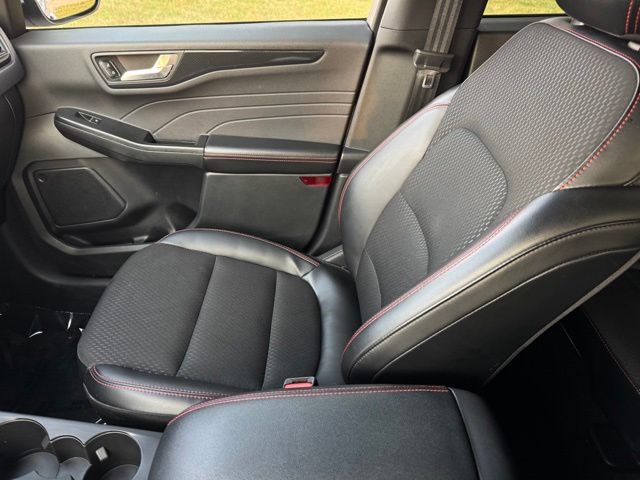 Certified 2025 Ford Escape ST-Line Select AWD/4WD image 27