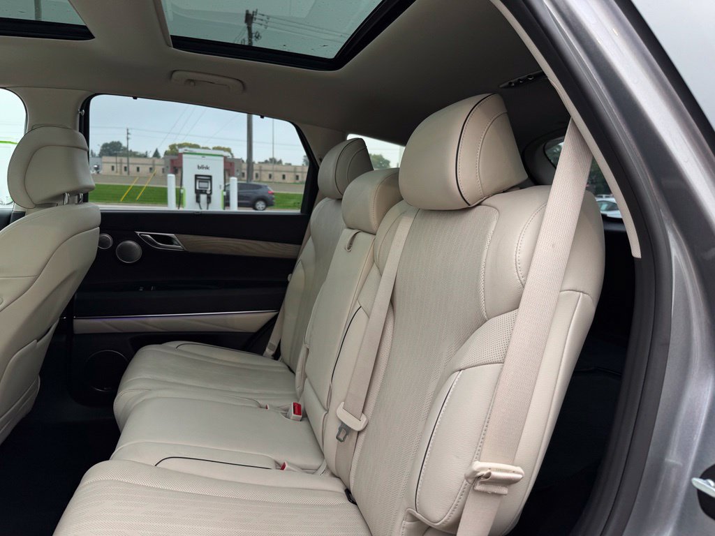 Used 2022 Genesis GV80 2.5T w/ Advanced Package 02 AWD/4WD image 14