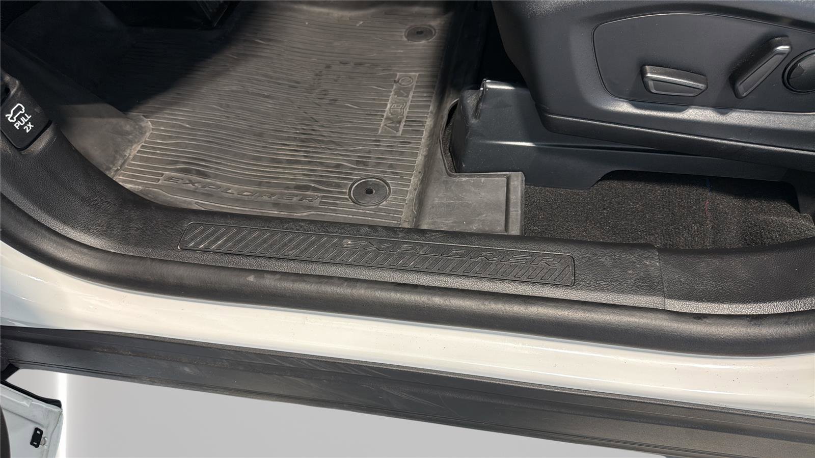 Certified 2025 Ford Explorer Active AWD/4WD image 21