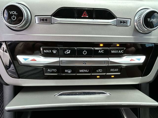 Certified 2024 Ford Explorer 2WD image 25