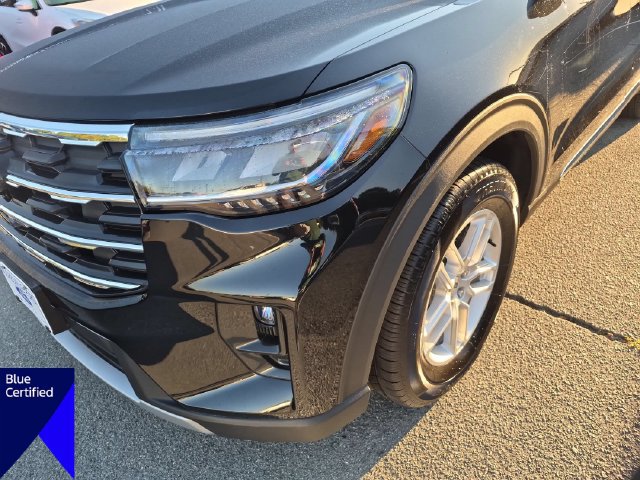 Certified 2025 Ford Explorer Active w/ Active Comfort Package RWD image 9